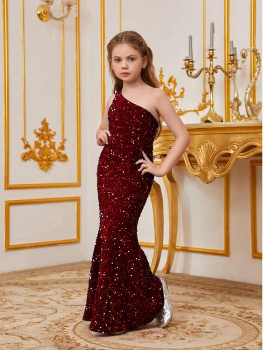 7 Best Christmas Party Outfit Looks for Everyone