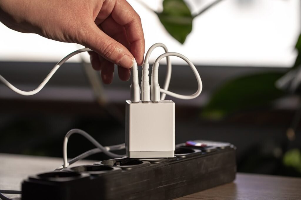 6 Gadgets That Will Make Travelling Easy